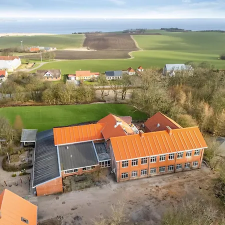 Exclusive Pool Houseconference Center With Gymnasium